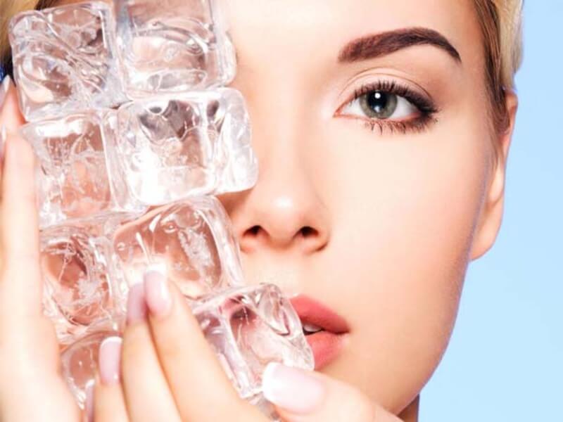 Mụn thâm đỏ là gì ? Nguyên nhân và cách điều trị 2 Trị mụn dạng thâm đỏ bằng cách chườm đá