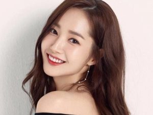 4 kiểu chân mày cho mặt trái xoan đẹp đến nao lòng người nhìn 5 Gương mặt trái xoan sẽ xinh đẹp hơn bội phần nếu có kiểu chân mày phù hợp