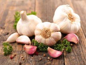 Những cách tẩy nốt ruồi bằng tỏi giúp lấy lại làn da không tì vết 2 Những cách tẩy nốt ruồi bằng tỏi giúp lấy lại làn da không tì vết