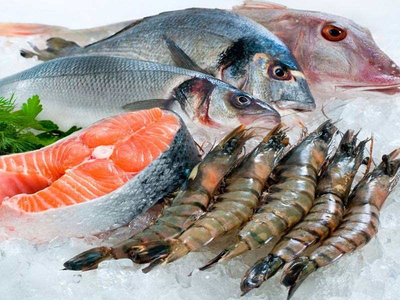 Bị tàn nhang nên ăn gì và hạn chế ăn gì để có làn da sạch tàn nhang, trắng hồng? 6 Bị tàn nhang nên chọn hải sản tươi để ăn