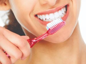 Phun môi bao lâu được đánh răng, lời khuyên từ chuyên gia