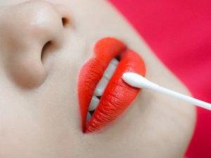 Phun môi xong có được rửa mặt không? Chuyên gia đầu ngành chia sẻ