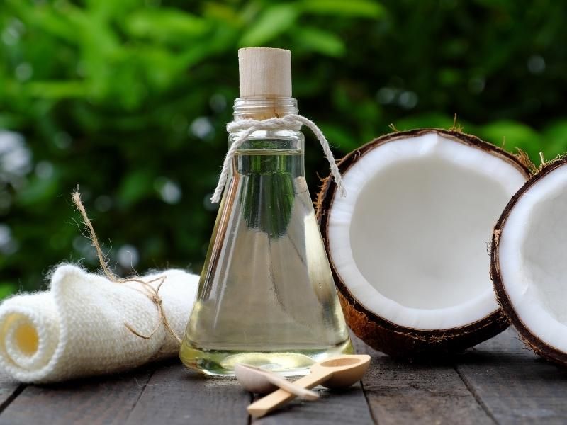 Trị thâm mông bằng dầu dừa có thật sự hiệu quả không? 1 Trị thâm mông bằng nguyên liệu dầu dừa vừa hiệu quả vừa tốt cho da